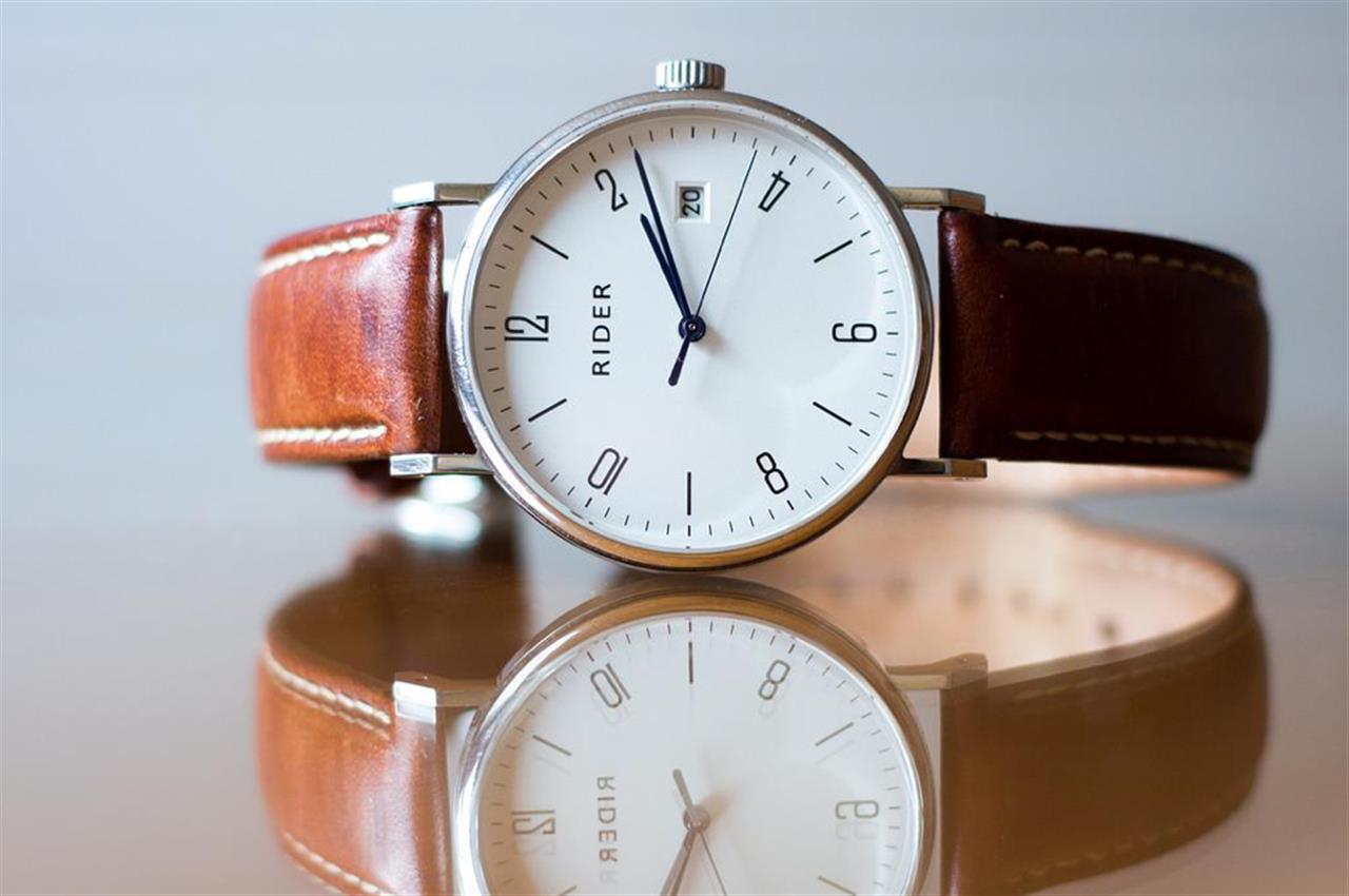 Den klassiske stil af ure med læderremme